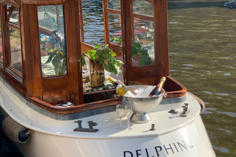 Achterkant Salonboot Delphine
