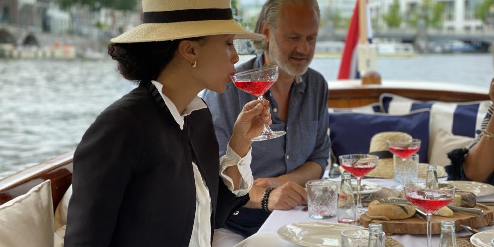 Dinner cruise Amsterdam, een rondvaart met eten in Amsterdam