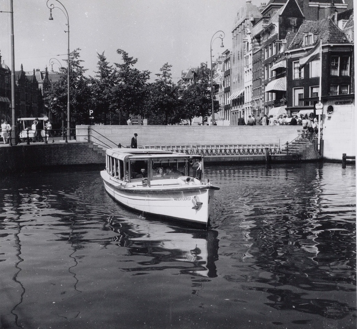 Geschiedenis rondvaart Amsterdam Salonboot omgebouwd naar rondvaartboot