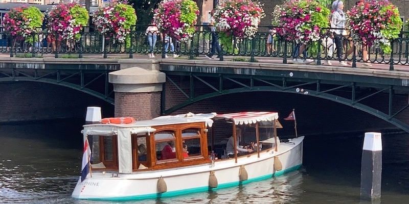 Boat rent Amsterdam 1